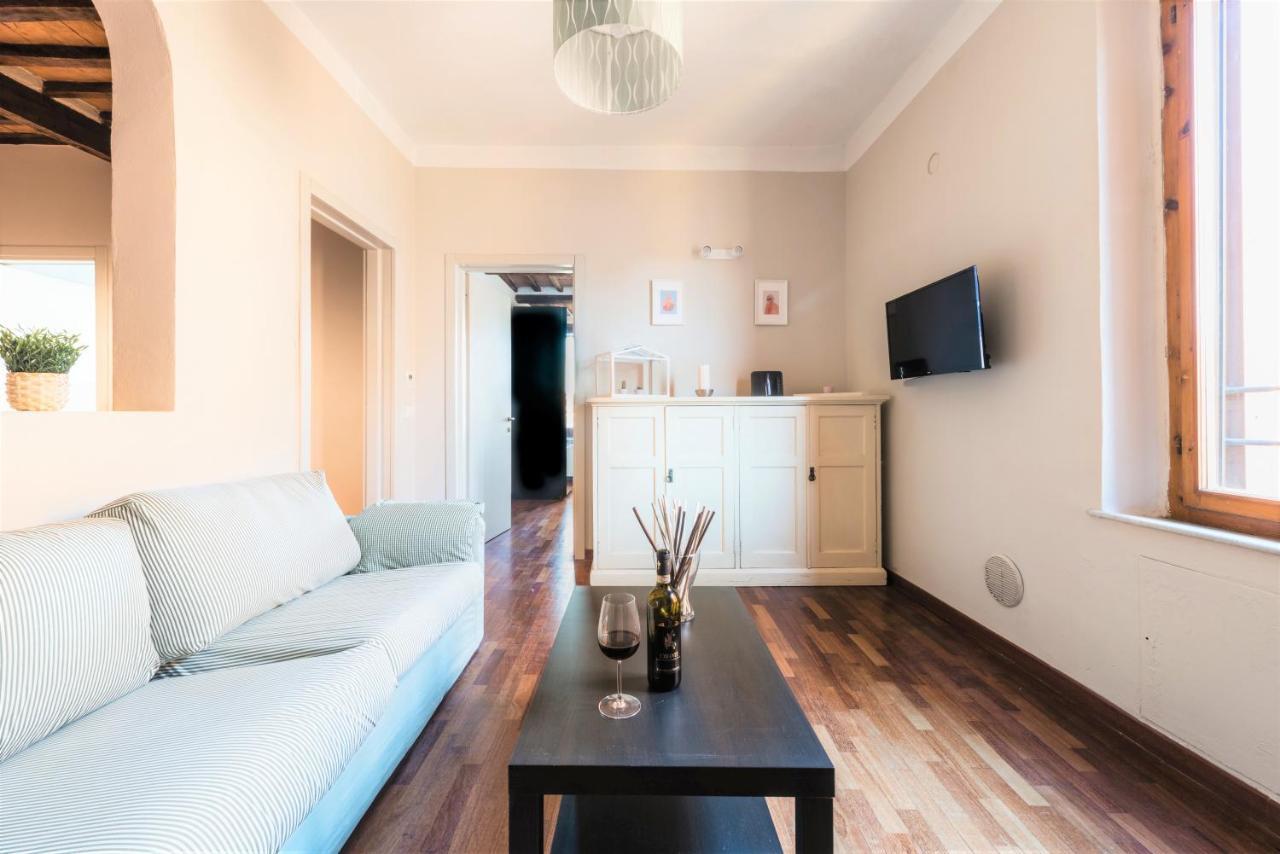 Hostly - La Pera Suite Apartment - 2 Bedrooms, Full Center 比萨 外观 照片