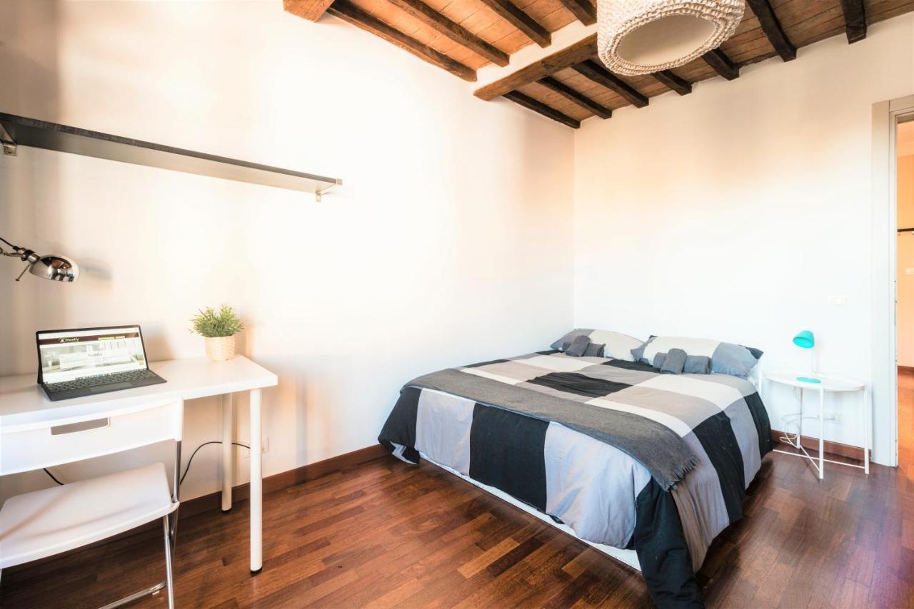 Hostly - La Pera Suite Apartment - 2 Bedrooms, Full Center 比萨 外观 照片