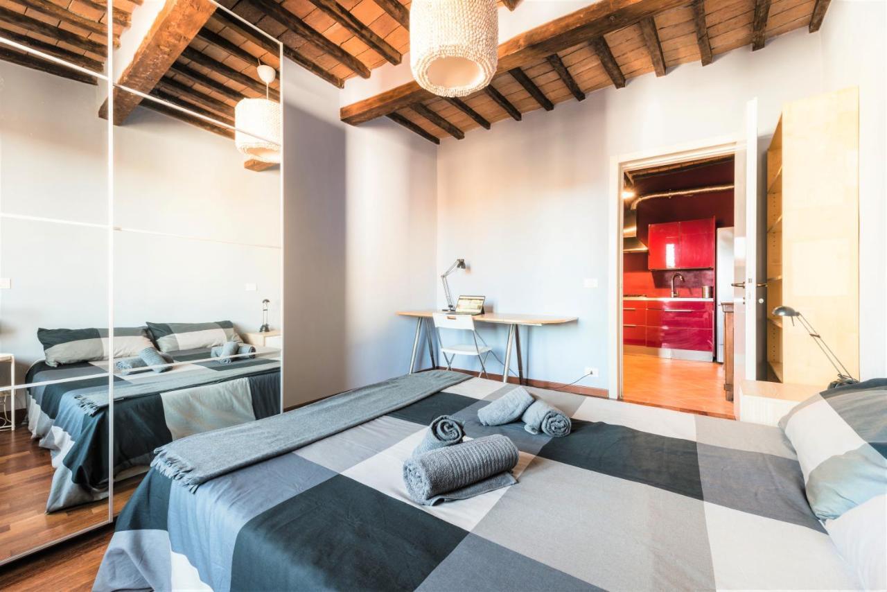 Hostly - La Pera Suite Apartment - 2 Bedrooms, Full Center 比萨 外观 照片