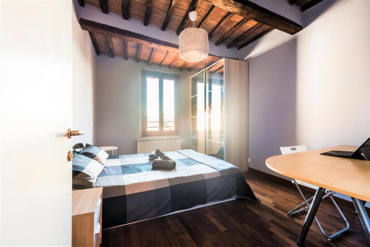 Hostly - La Pera Suite Apartment - 2 Bedrooms, Full Center 比萨 外观 照片