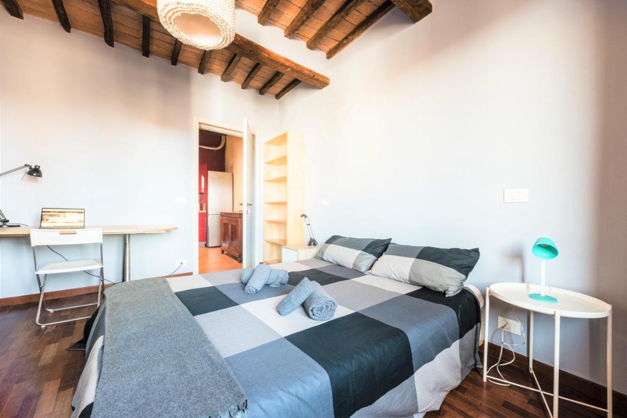 Hostly - La Pera Suite Apartment - 2 Bedrooms, Full Center 比萨 外观 照片